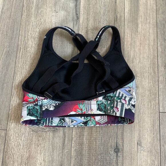 NIKE Dri Fit Sports Bra Size XS - Picture 3 of 4